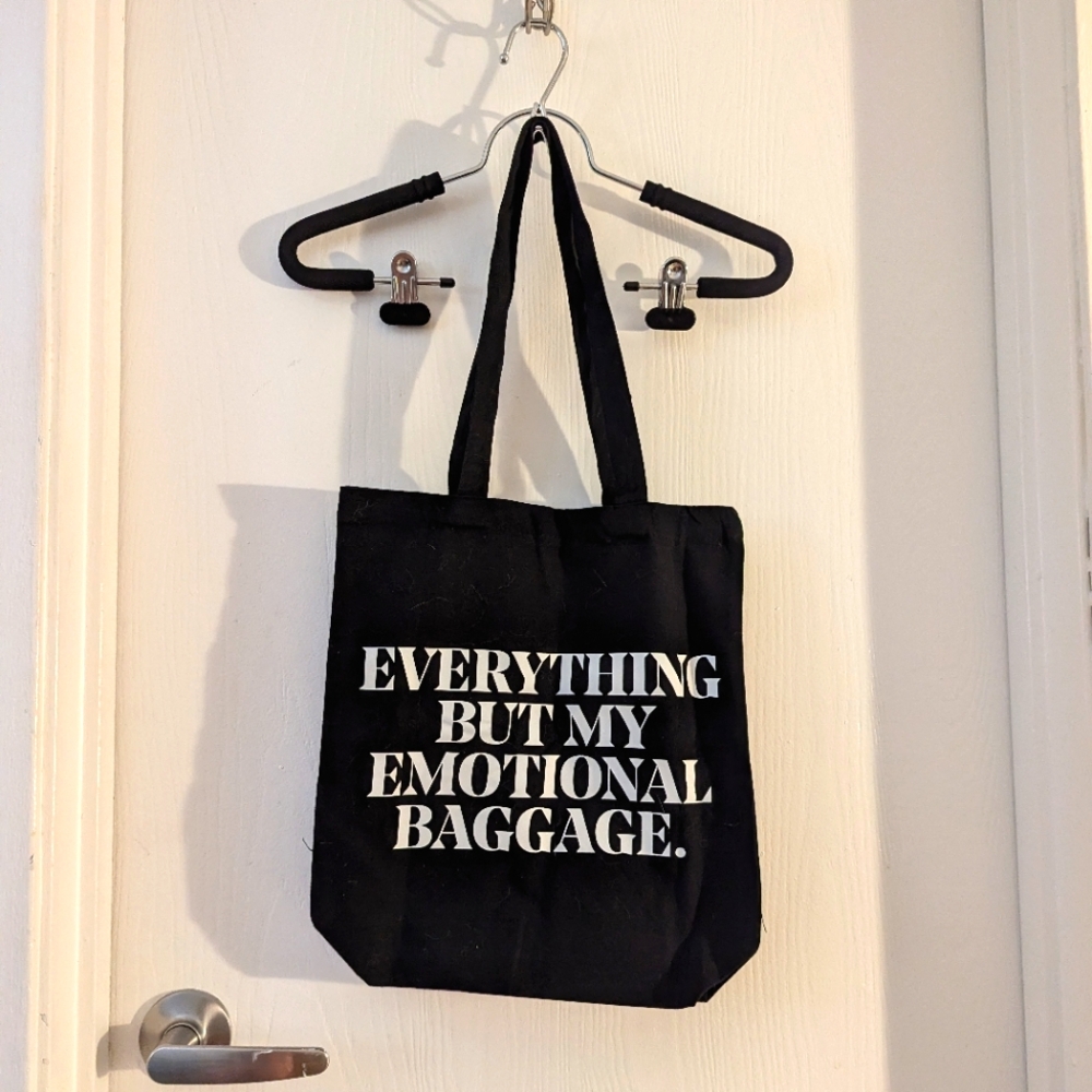 Everything but my emotional baggage IL MAKIAGE tote